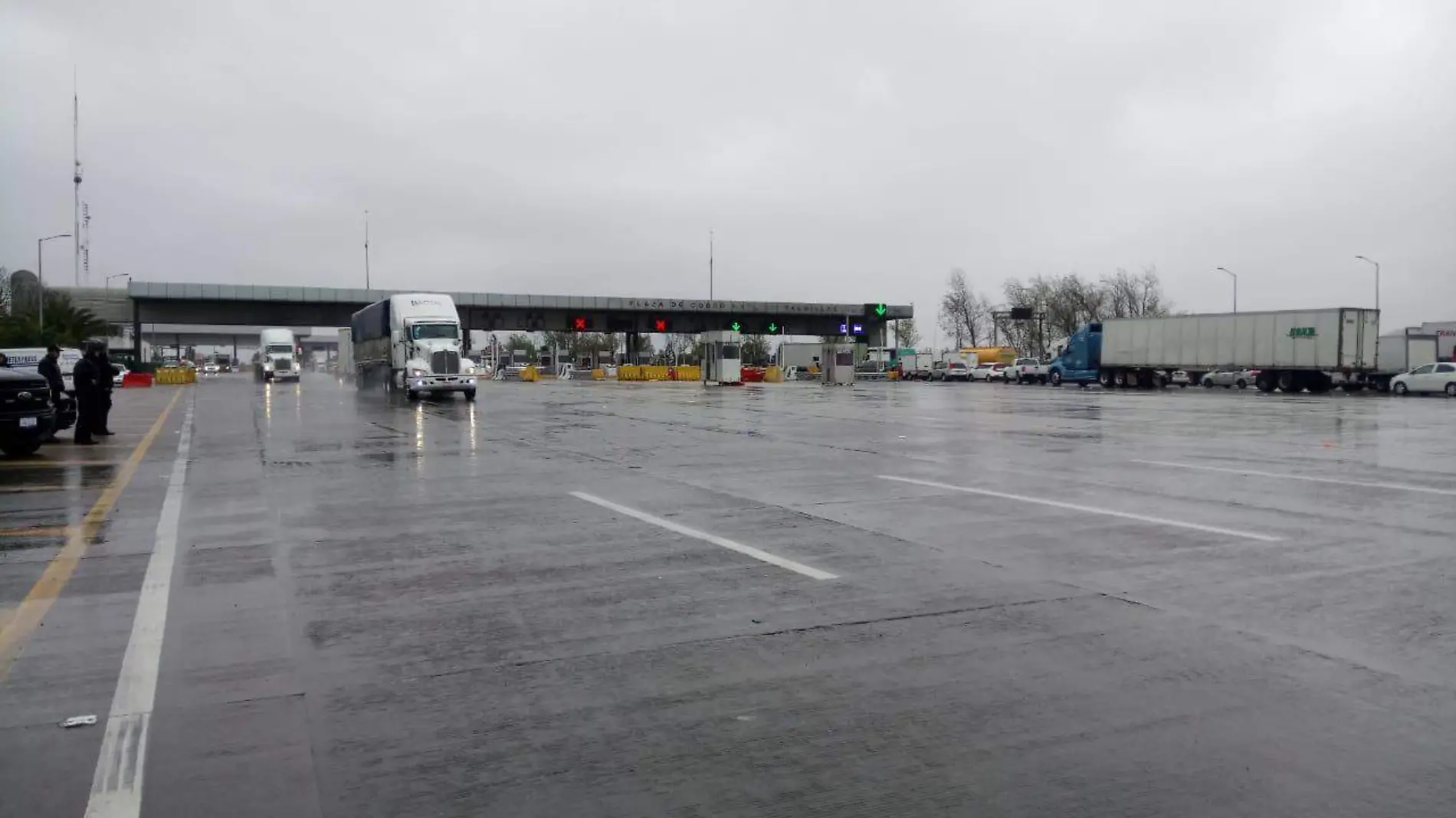 El aumento de accidentes automovil_sticos en tramos carreteros es mayor con la lluvia.